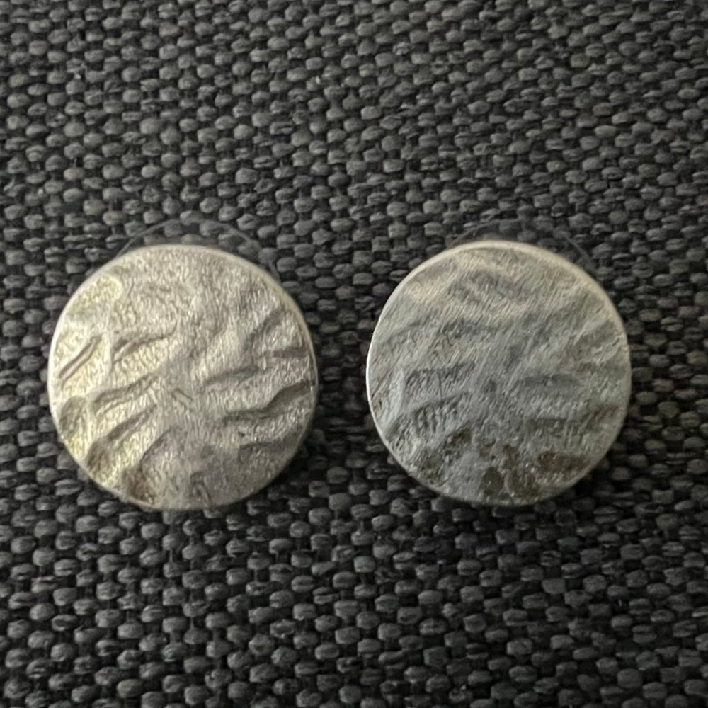 Chico's Brushed Silver Patterned Circle Pierced Stud Earrings NWOT